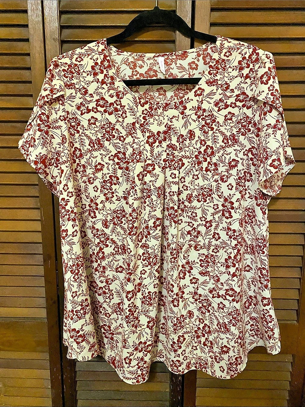 Beshebee Floral Blouse in Red & Cream Size XL Like New